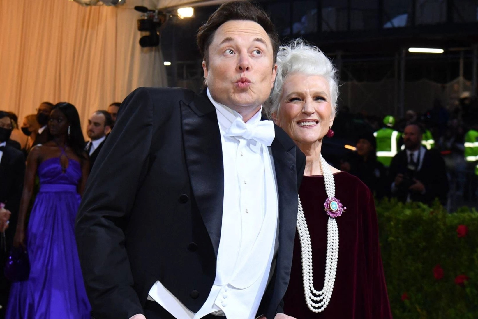 Cuoc doi nguoi me sieu mau cua Elon Musk hinh anh