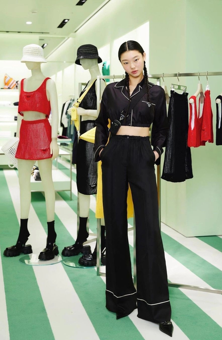 Ngoai hinh cua Somi Kim Min Ju anh 6