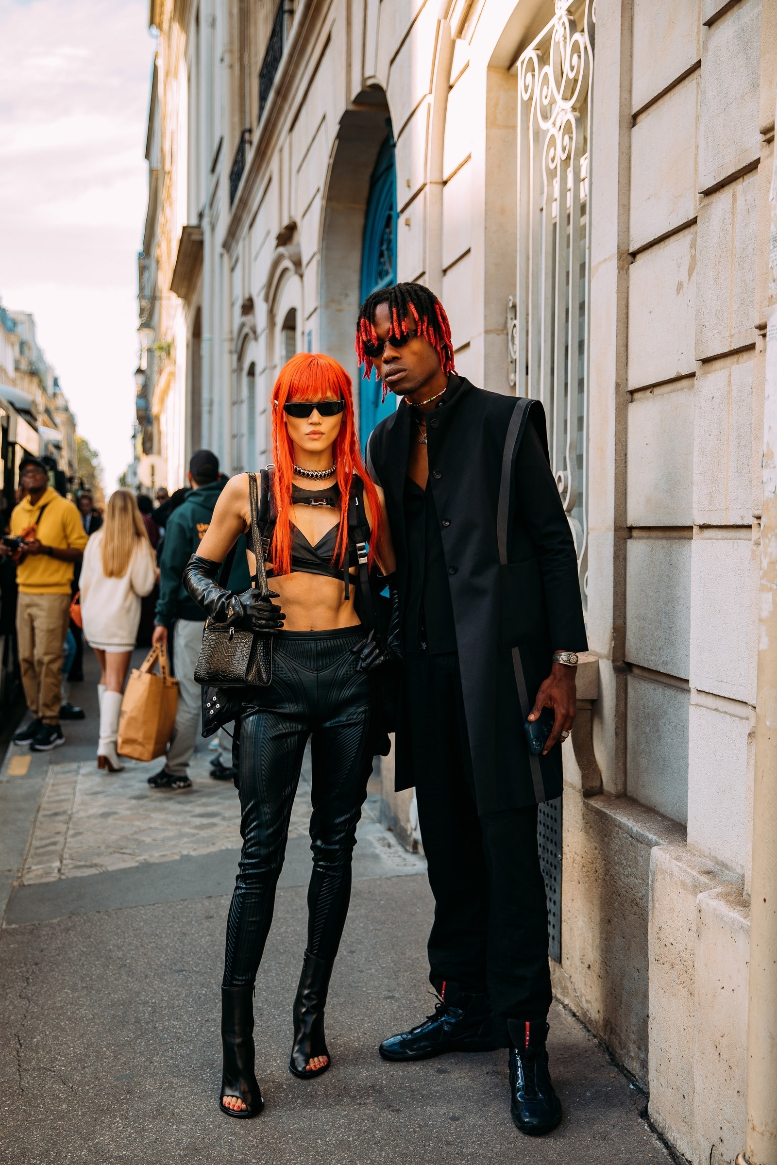 Mốt đeo găng tay dài ảnh 3 Mot deo gang tay dai anh 3