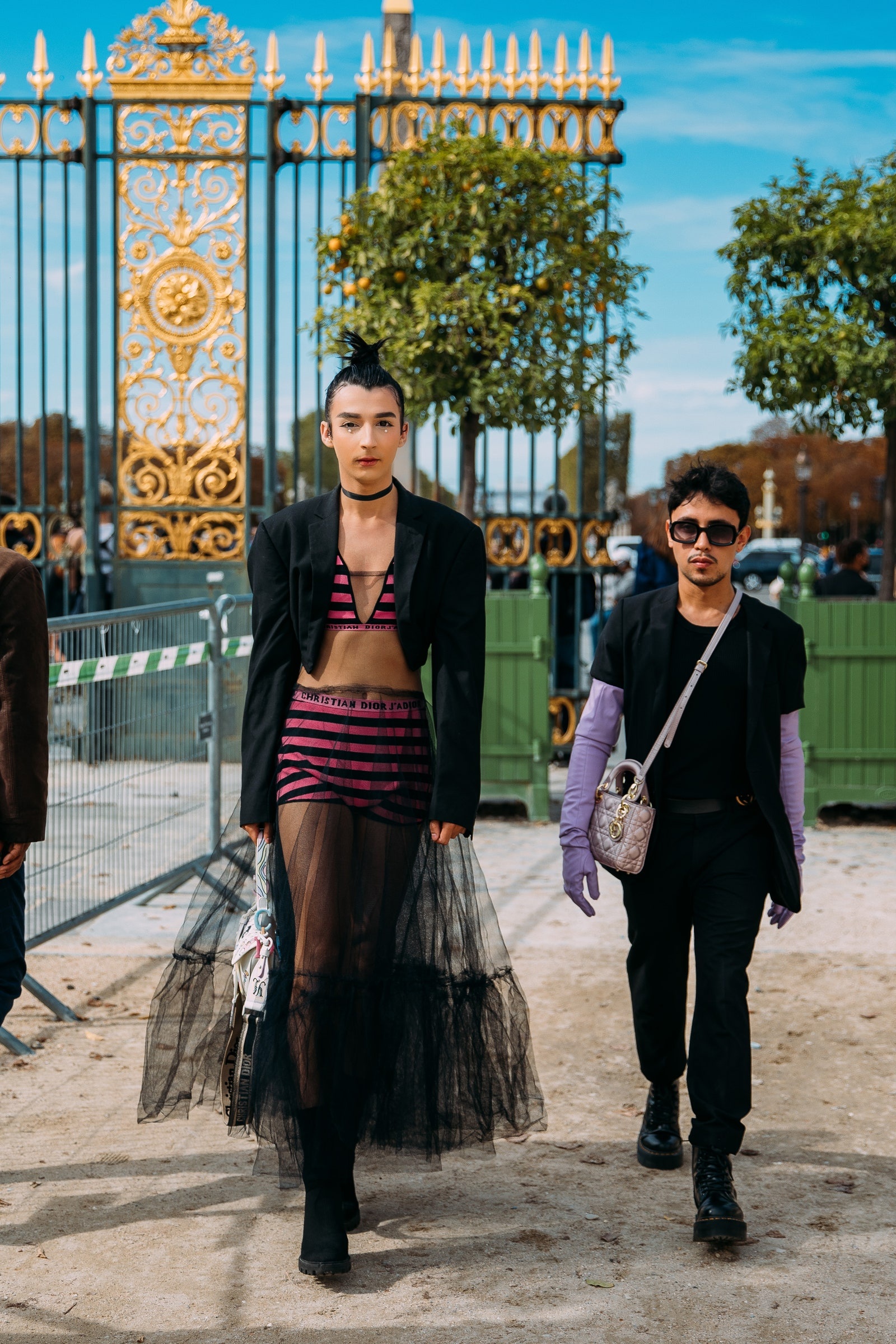 Mốt đeo găng tay dài ảnh 2 Mot deo gang tay dai anh 2