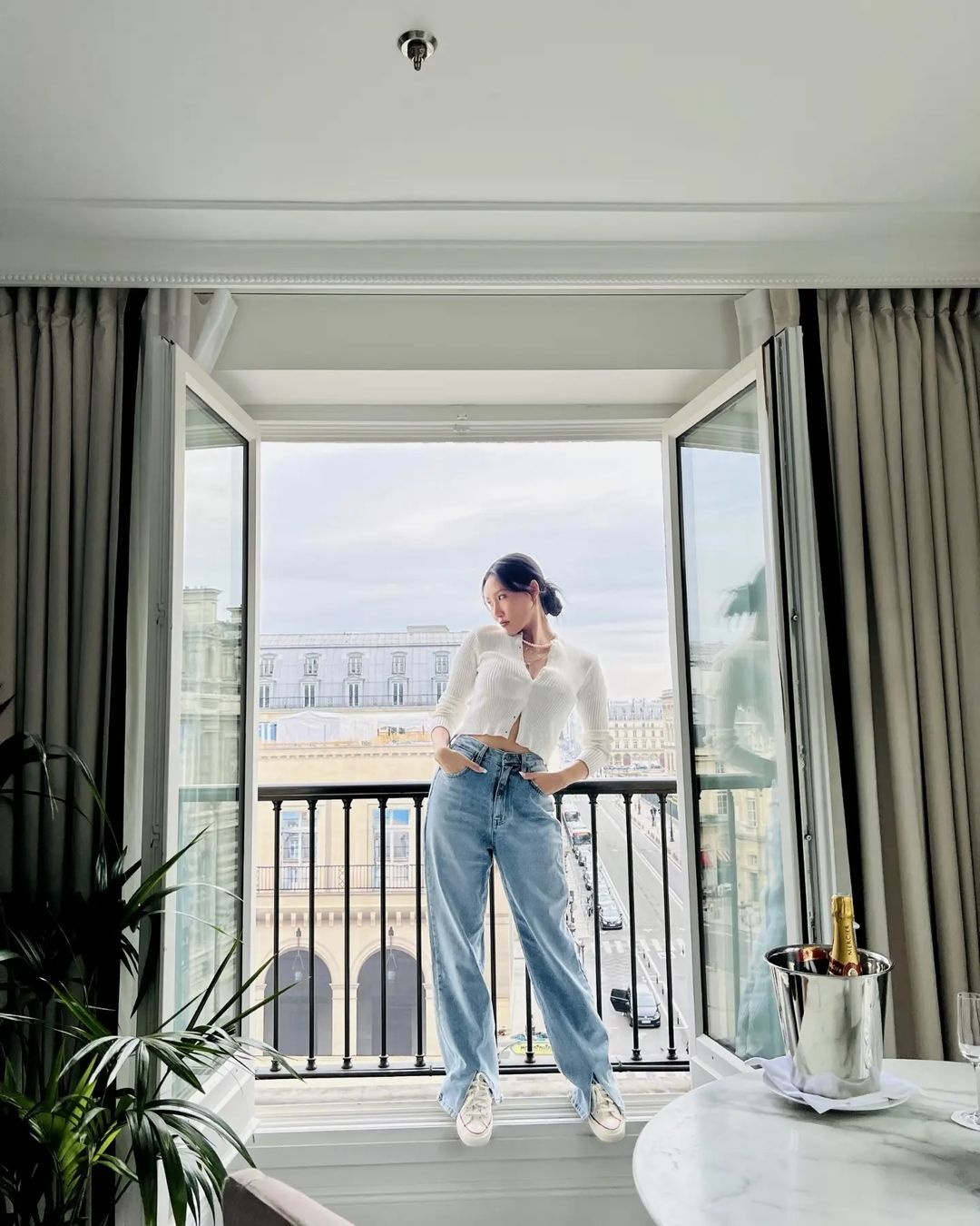 Hwasa mặc đồ xuyên thấu ảnh 8 Hwasa mac do xuyen thau anh 8