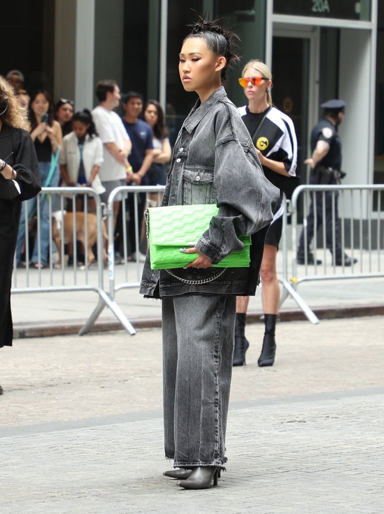 Giời nhà giàu châu Á đi xem show thời trang ảnh 8 Gioi nha giau chau A di xem show thoi trang anh 8