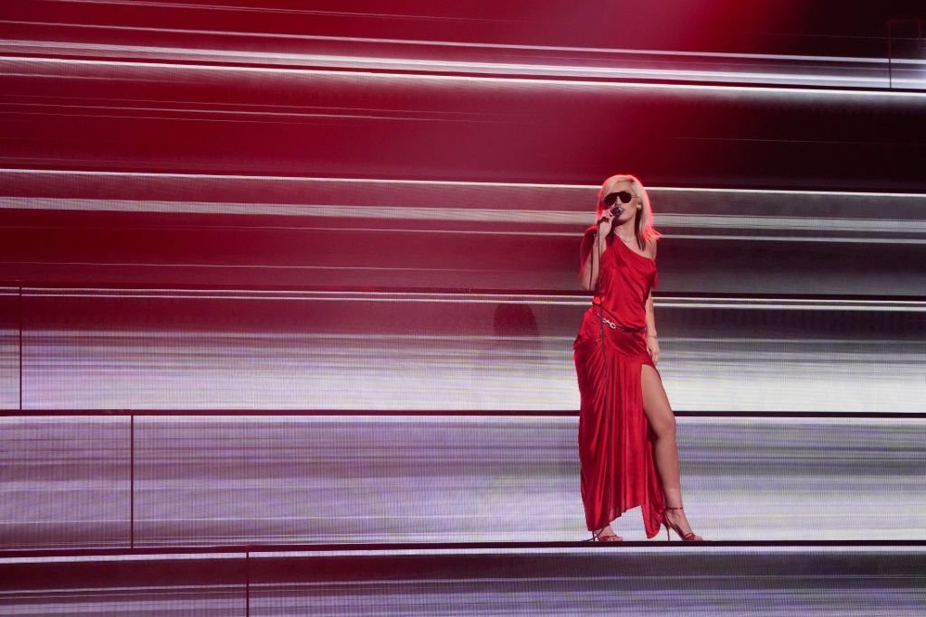 Trang phuc goi cam cua Miley Cyrus anh 3