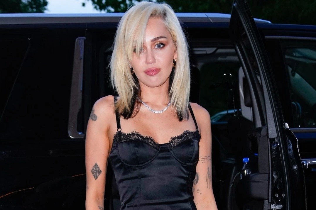 Miley Cyrus da het noi loan hinh anh