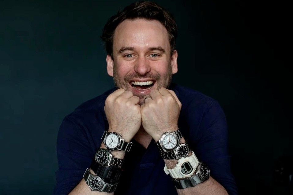 Nguoi co tieng noi trong gioi buon ban dong ho hinh anh