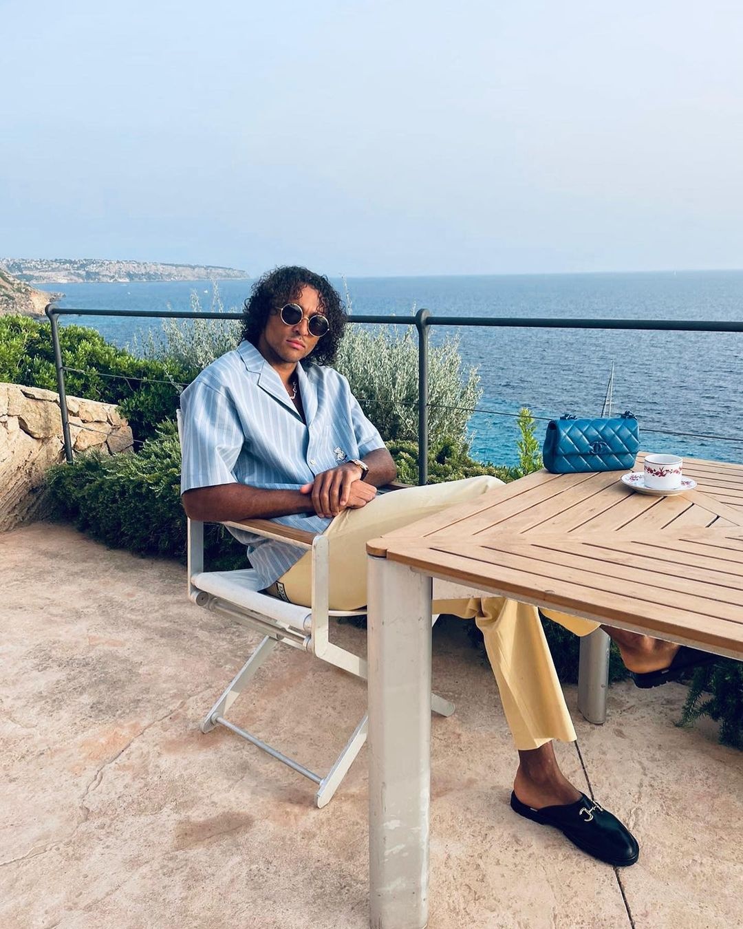 Chan sut tuyen Anh noi tieng vi mac dep anh 6