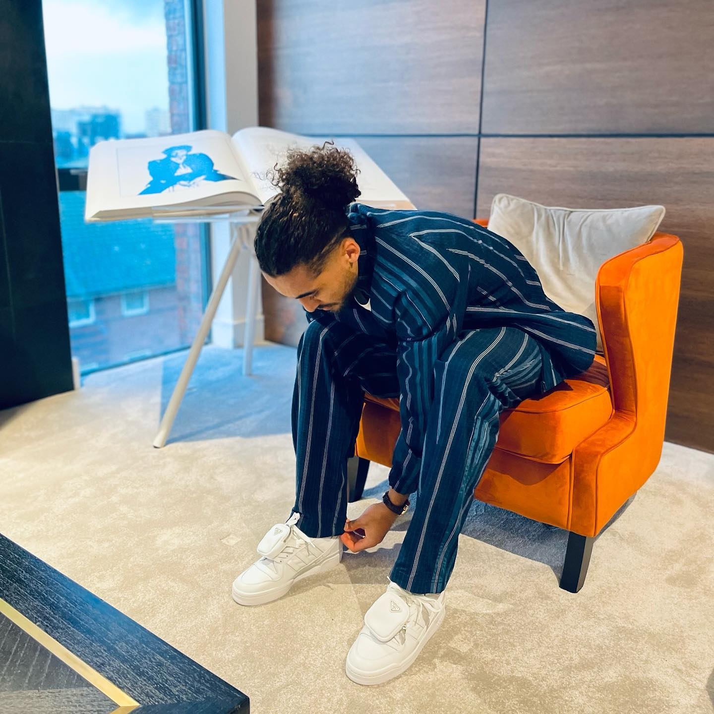 Chan sut tuyen Anh noi tieng vi mac dep anh 7