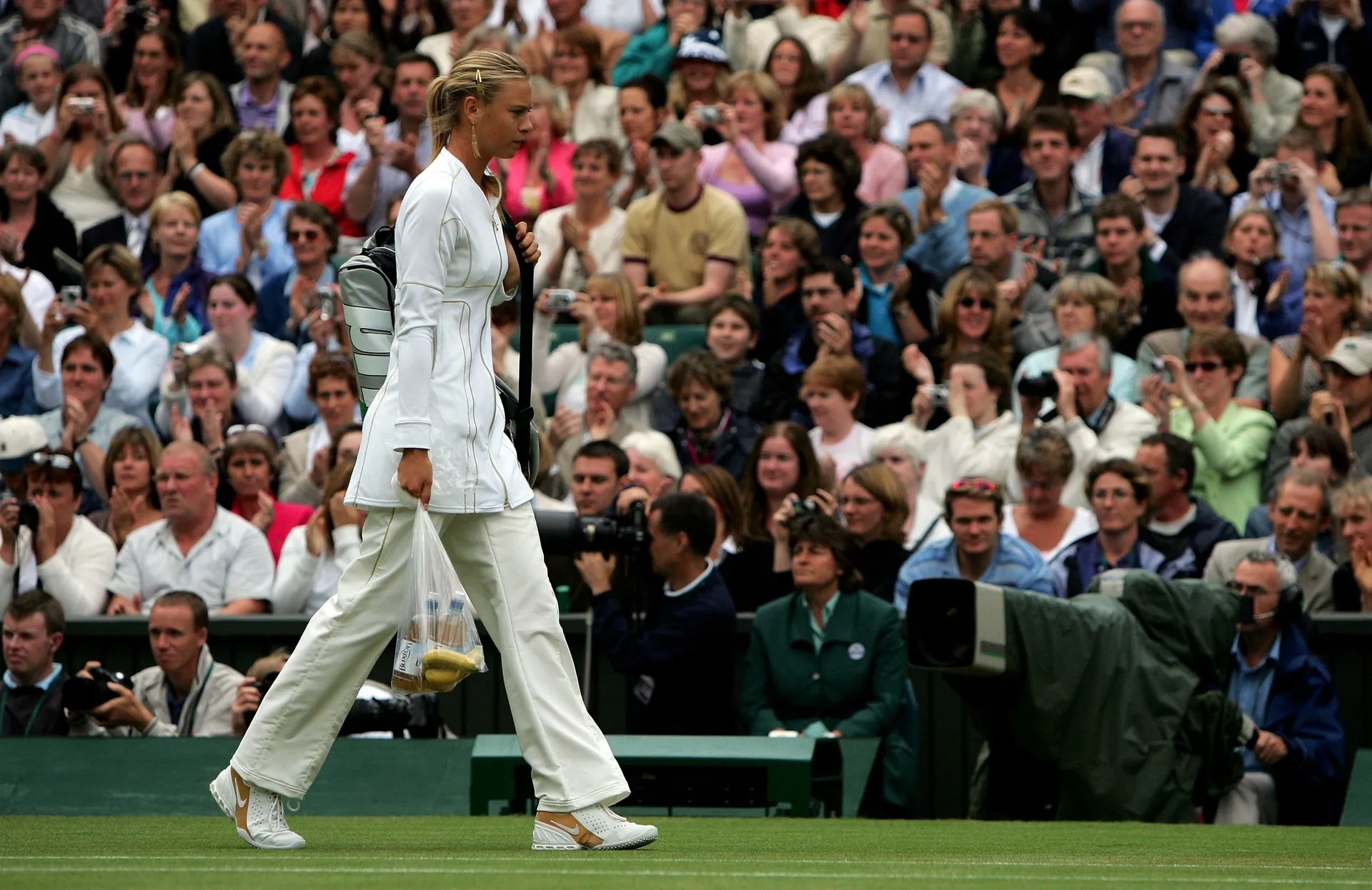 Trang phục thi đấu gợi cảm ở Wimbledon ảnh 3 Trang phuc thi dau goi cam o Wimbledon anh 3