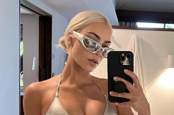 Kim Kardashian vao top sao mac dep hinh anh