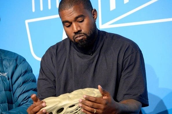 Kanye West to adidas 'sao chep trang tron' dep Yeezy hinh anh