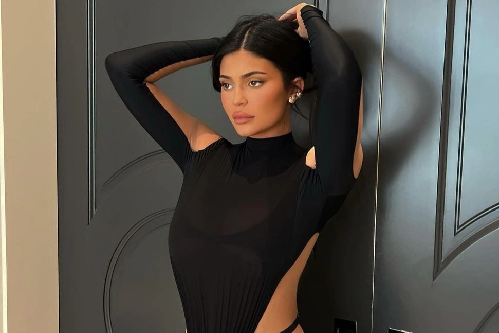 Voc dang Kylie Jenner sau sinh hinh anh