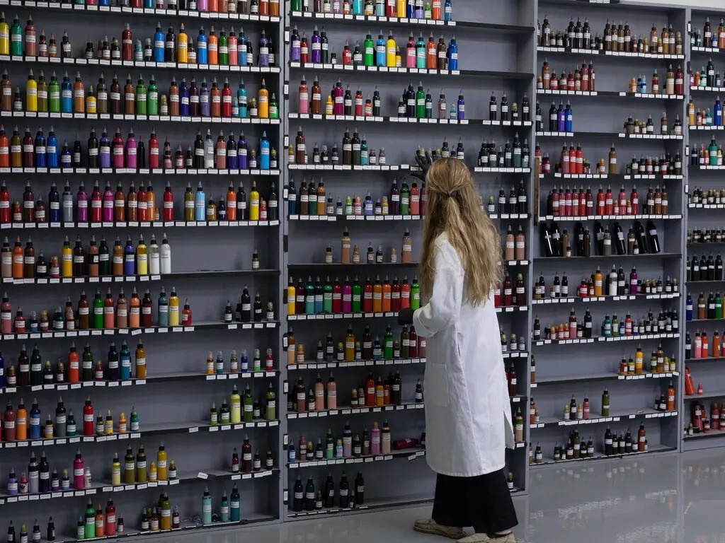 Nghe si gap kho khi muc xam mau bi cam anh 4