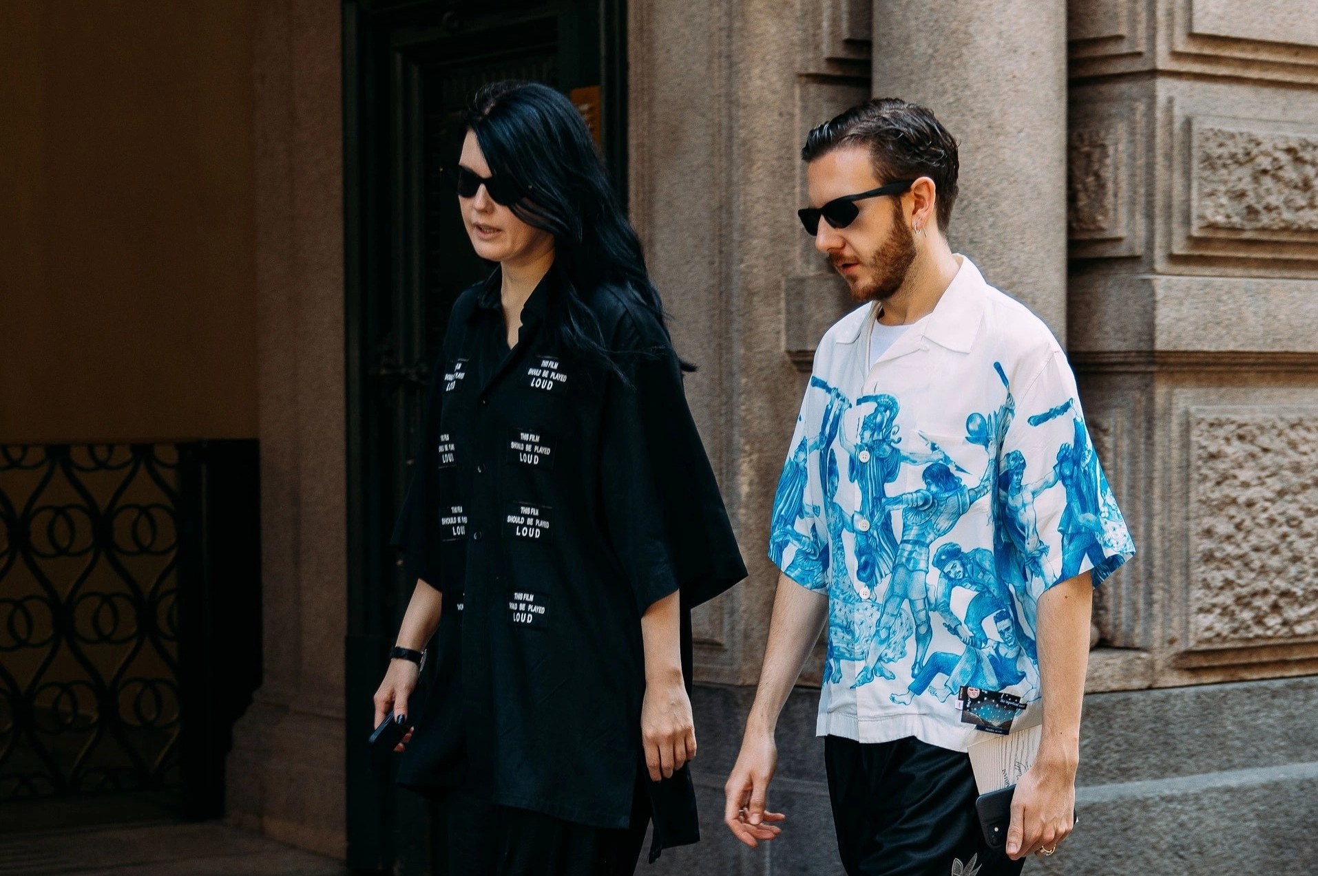 Mau ao nam gioi nen co trong mua he anh 1