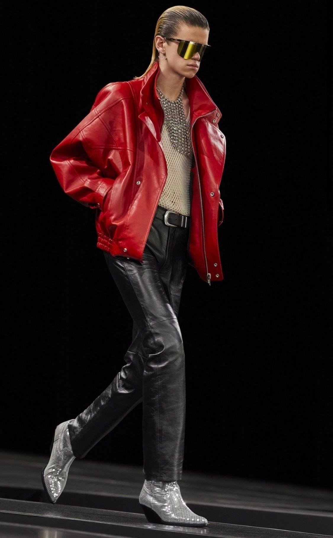 Lisa diện mốt lộ nội y ảnh 9 Lisa dien mot lo noi y anh 9