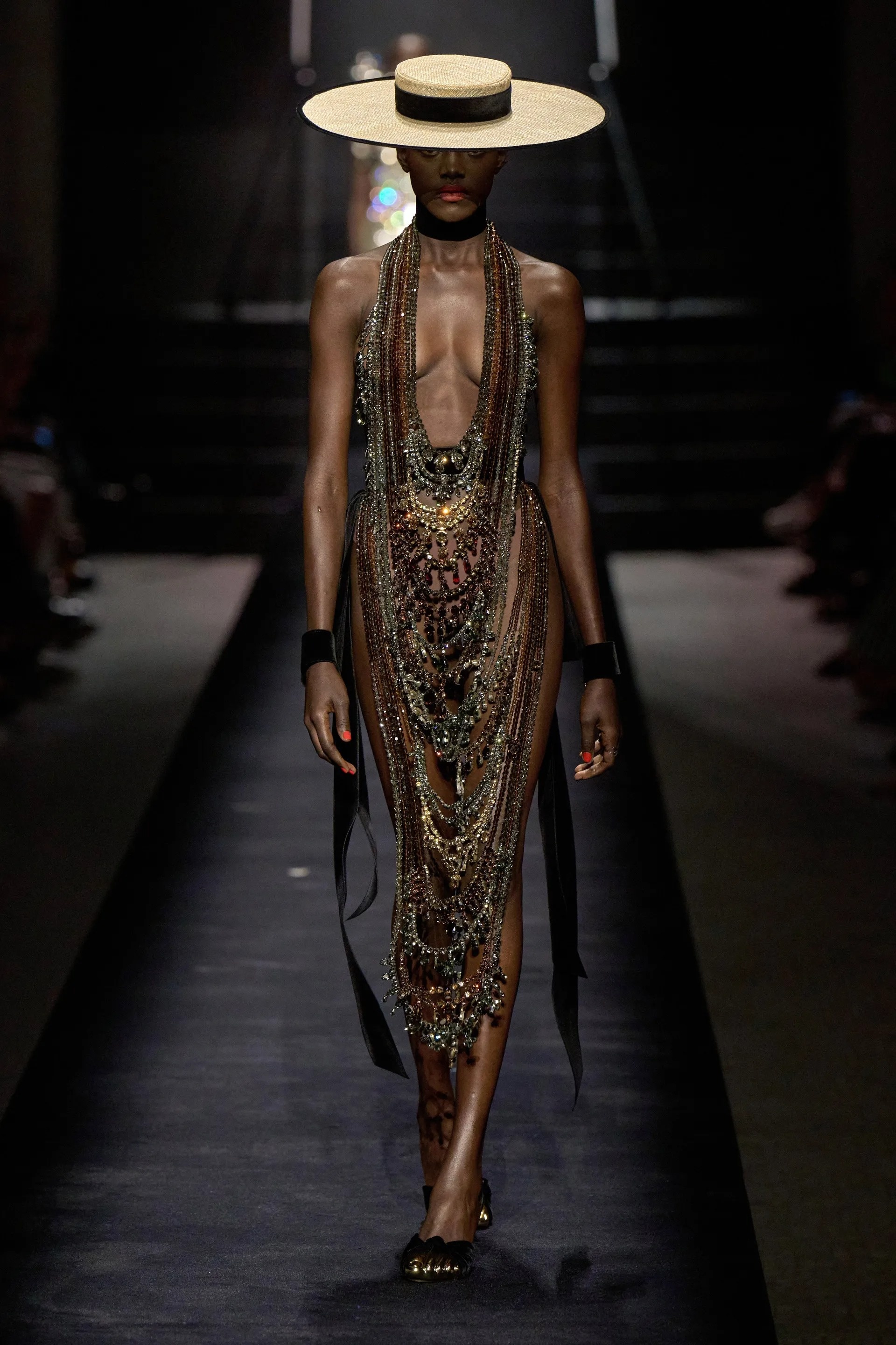 Trang phuc ton vong mot anh 3