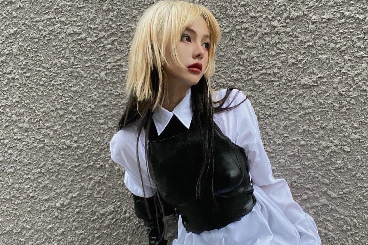 Hinh bong co the tren trang phuc hinh anh