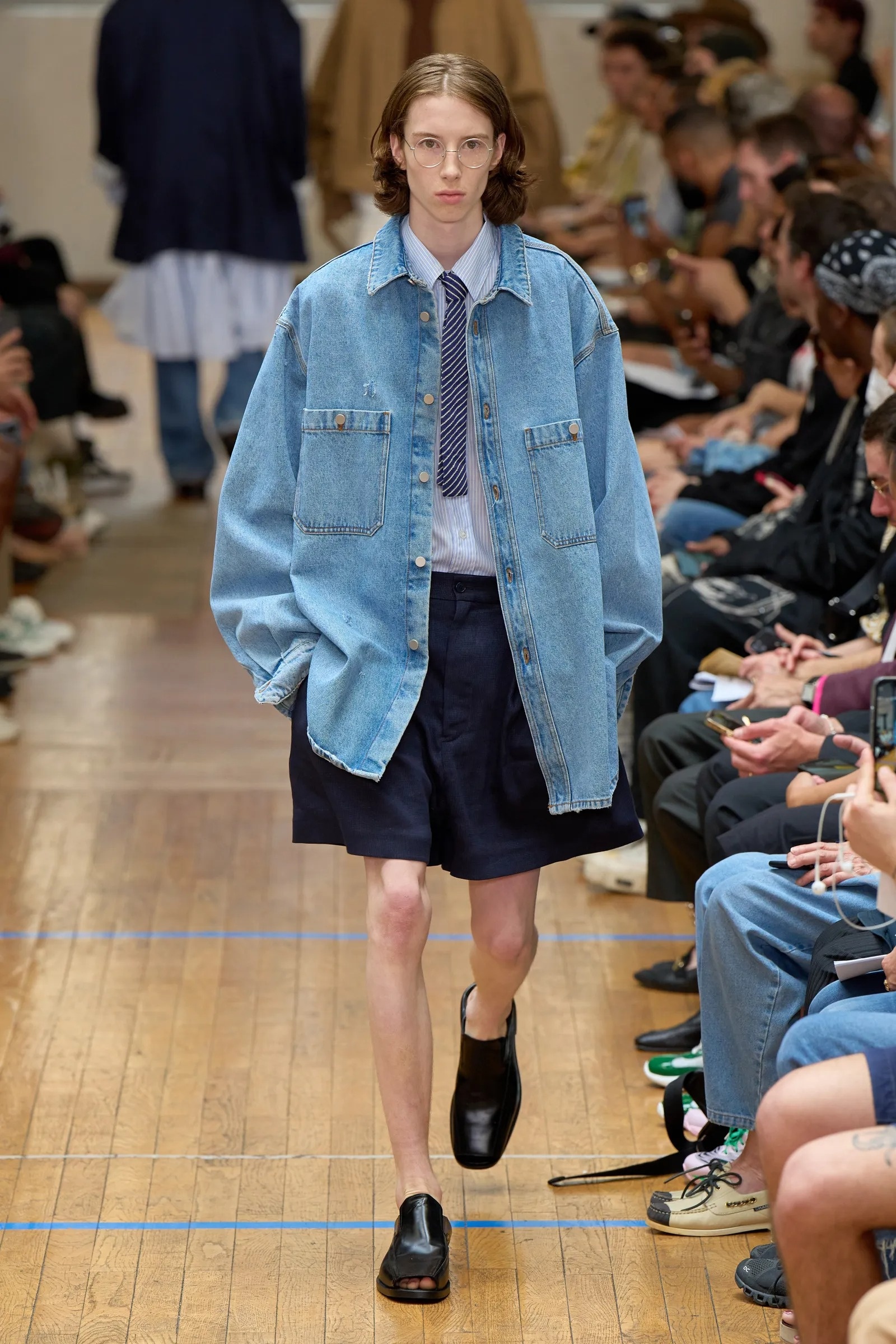 Trang phuc cua dan ong anh 3