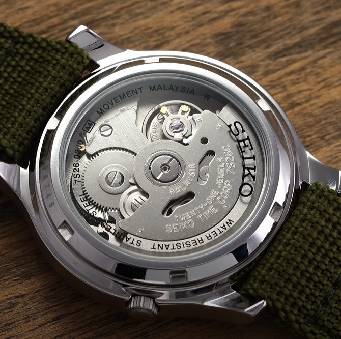 Mẫu đồng hồ giá dưới 150 USD ảnh 6 Mau dong ho gia duoi 150 USD anh 6