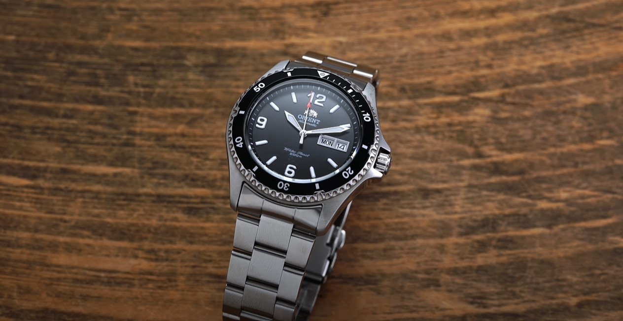 Mau dong ho gia duoi 150 USD anh 9