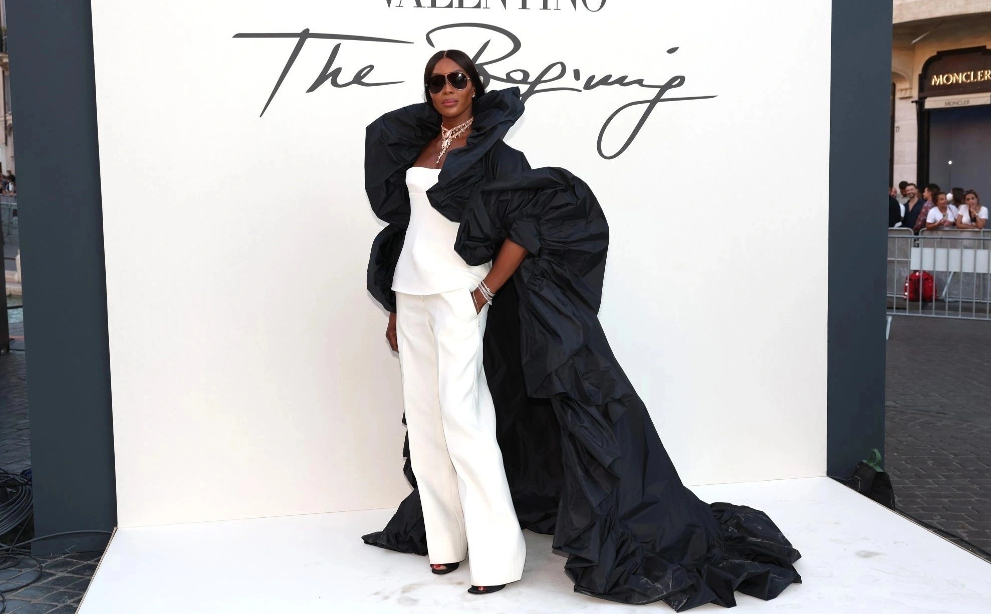 Nghe si dien mot nguc tran anh 9