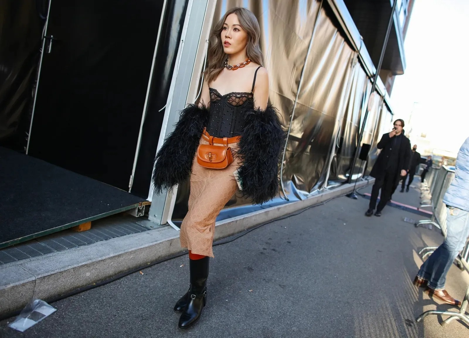 mac bra xuong pho anh 5