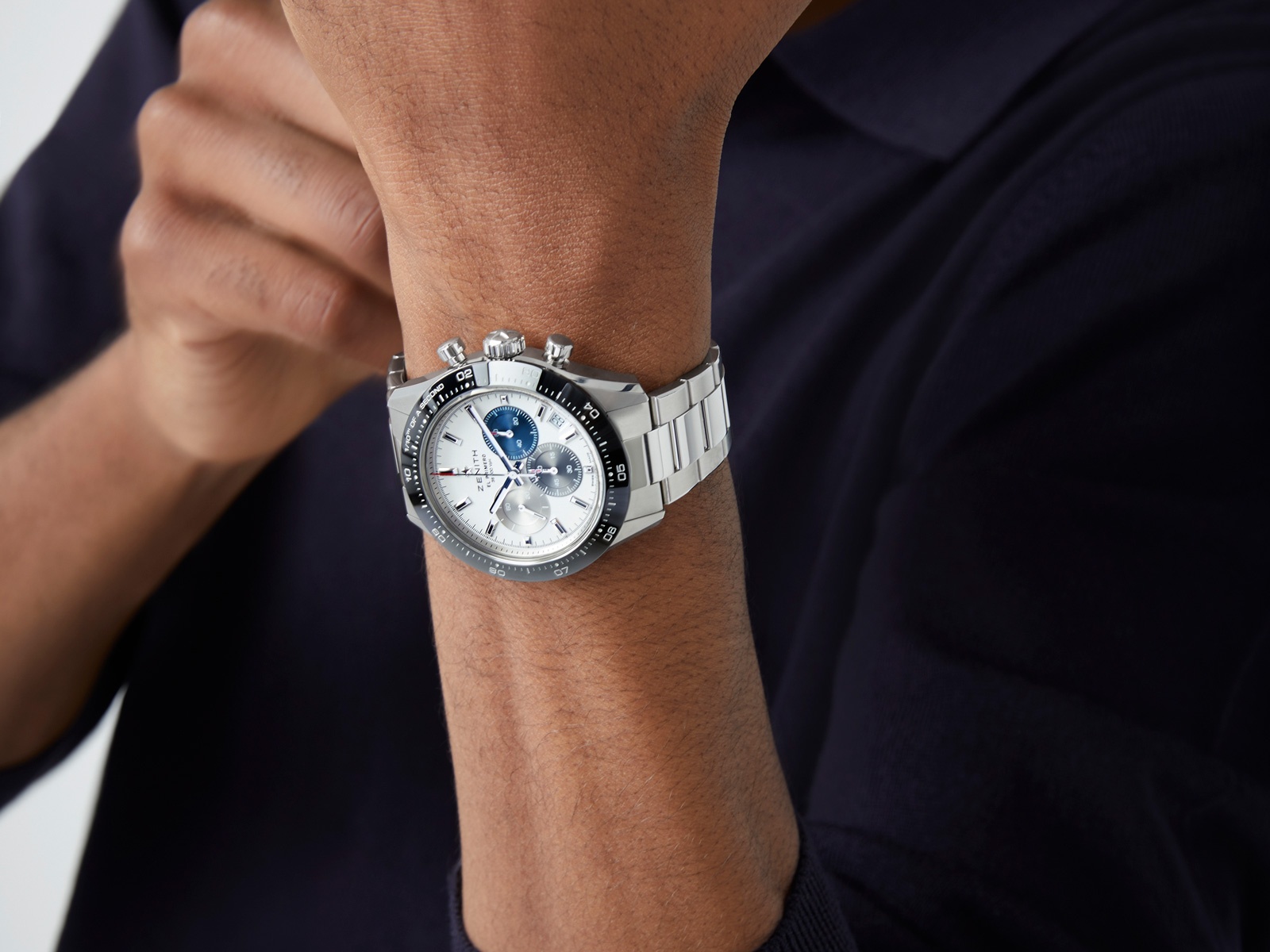 Zenith khan hiem hang anh 1