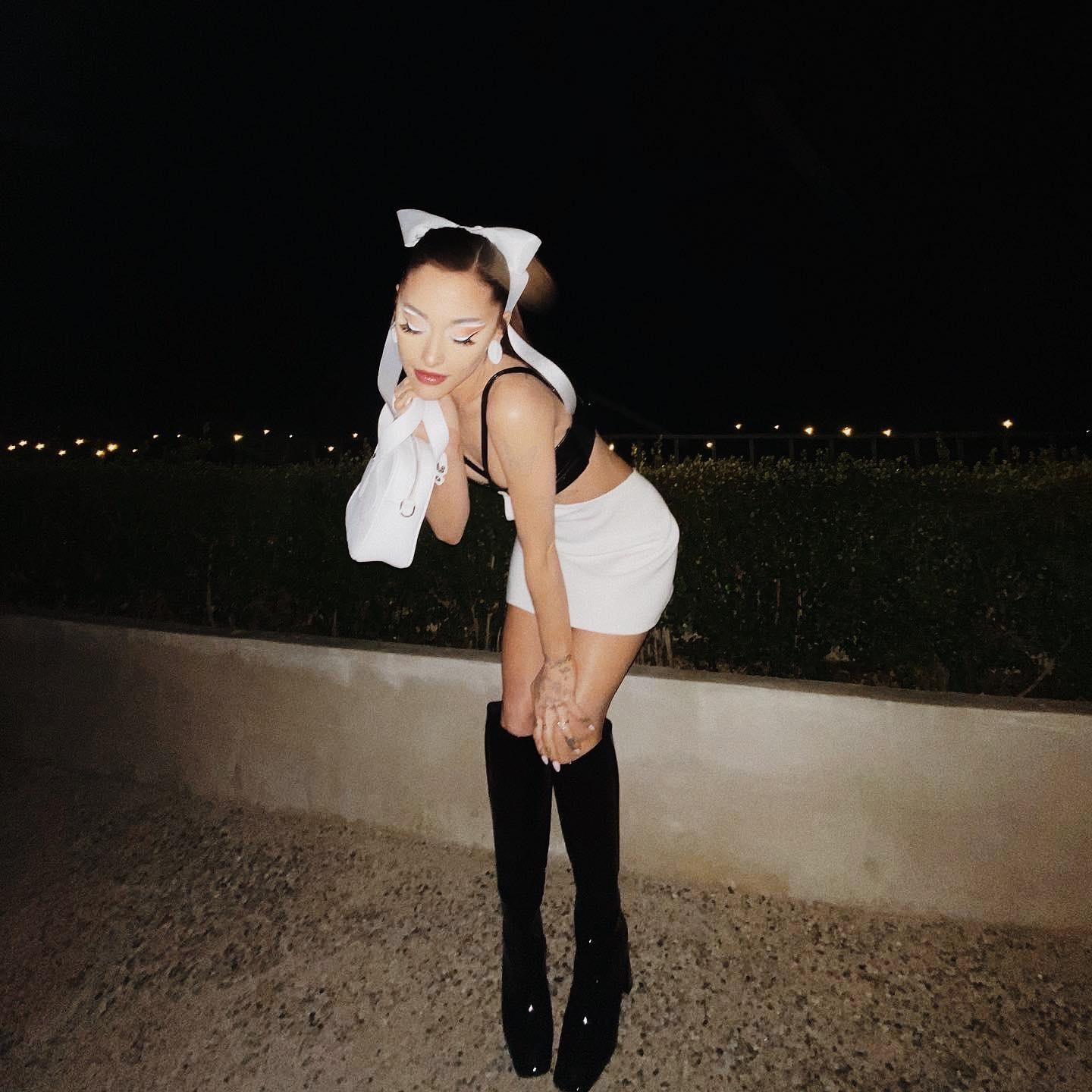 Ariana Grande thay đổi phong cách ảnh 15 Ariana Grande thay doi phong cach anh 15