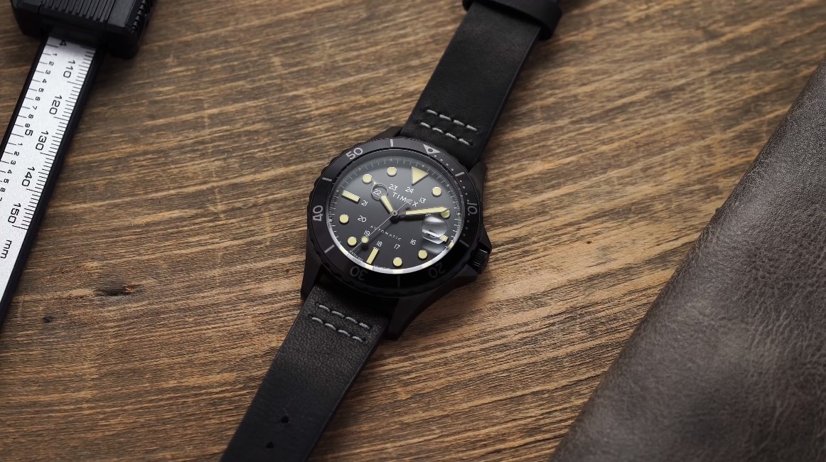 đồng hồ nhìn đắt tiền  ảnh 4 dong ho nhin dat tien anh 4