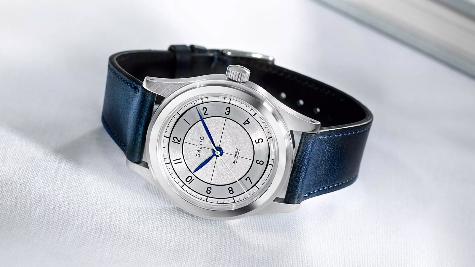 dong ho gia duoi 500 USD anh 12