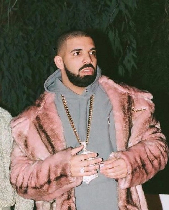 mot deo trang suc to anh 2