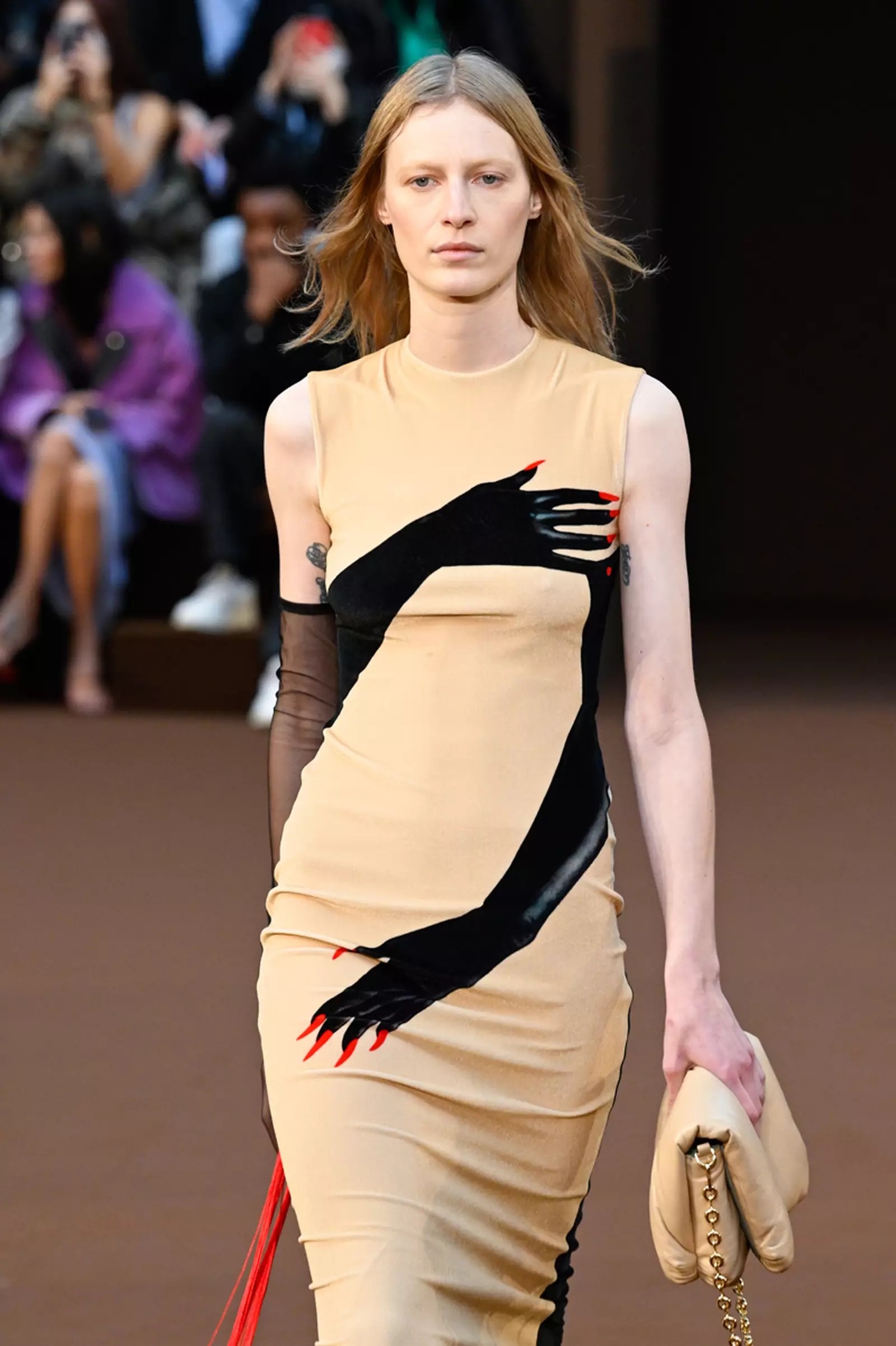 ao ban tay che vong mot anh 9