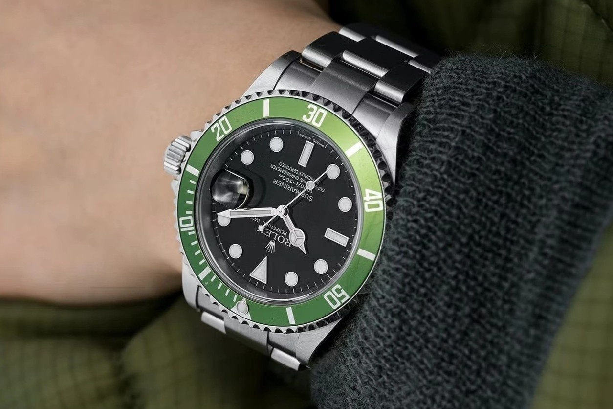 Mau dong ho vuot thoi gian hinh anh