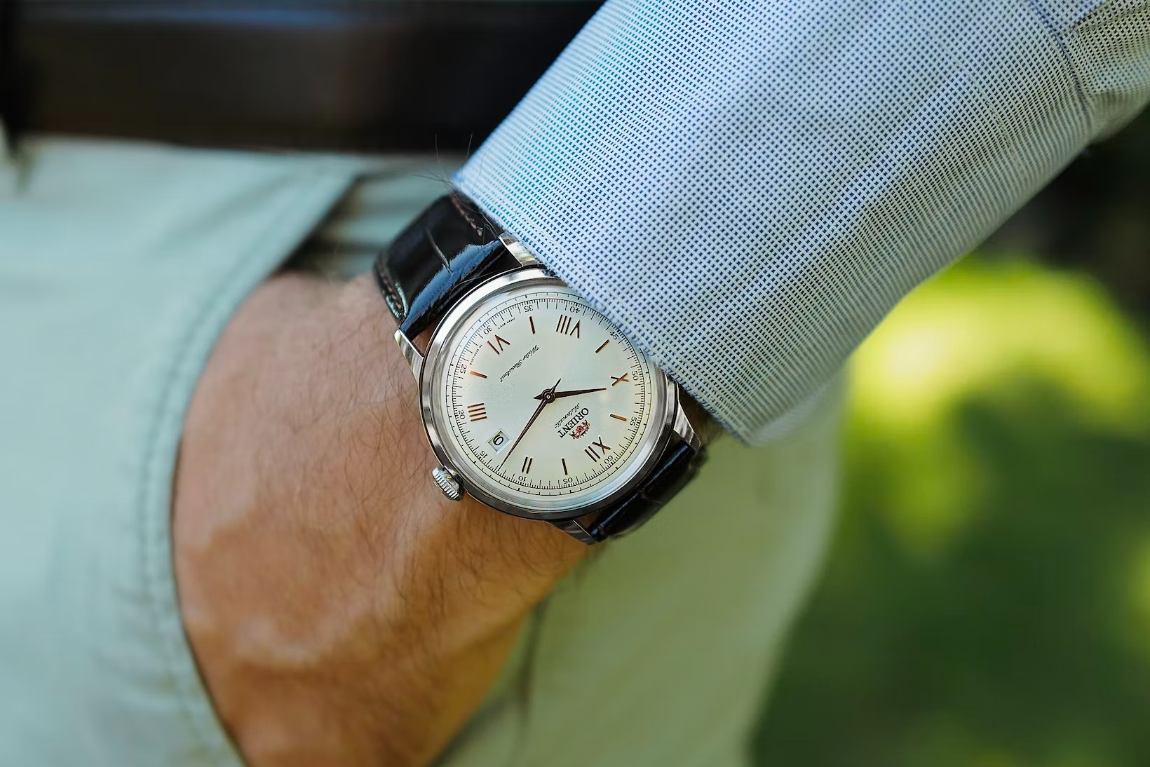 mau dong ho 150 USD anh 2