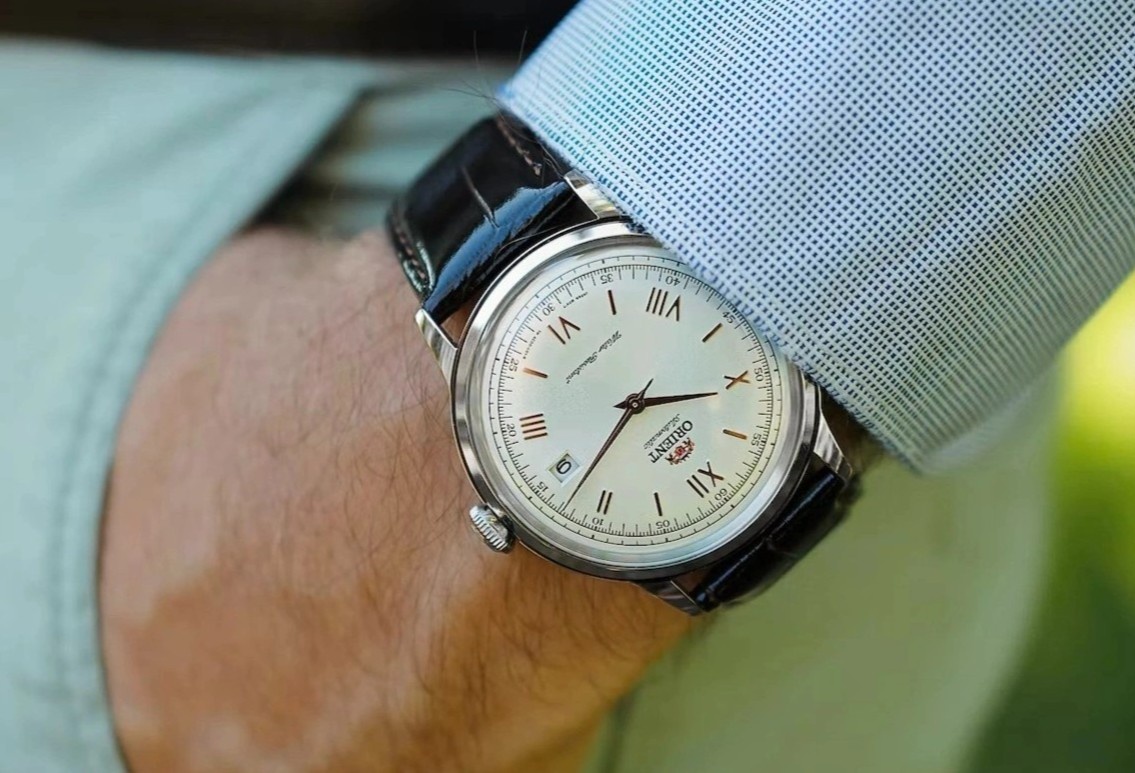 Gia tri thuc cua mau dong ho 150 USD hinh anh