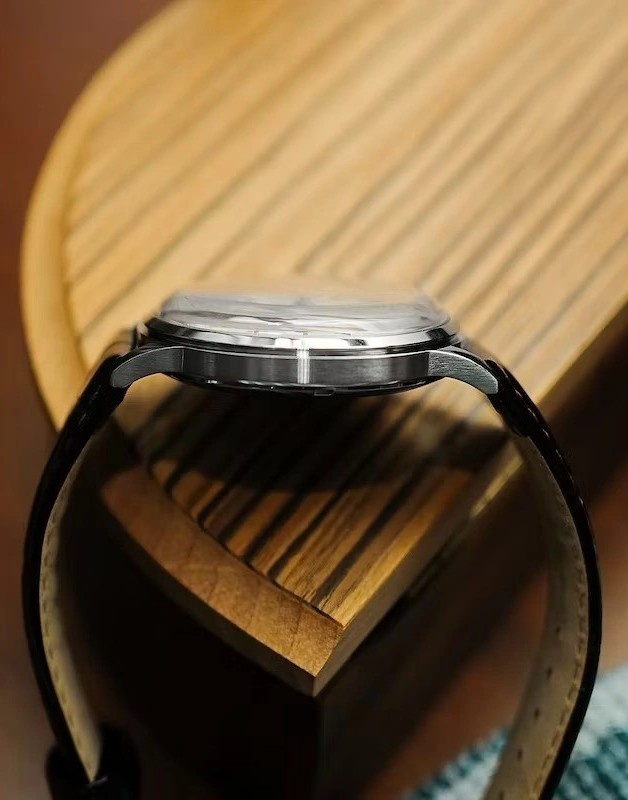 mẫu đồng hồ 150 USD ảnh 4 mau dong ho 150 USD anh 4