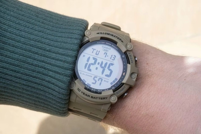 Thuc hu ve tinh nang cua mau dong ho 20 USD hinh anh