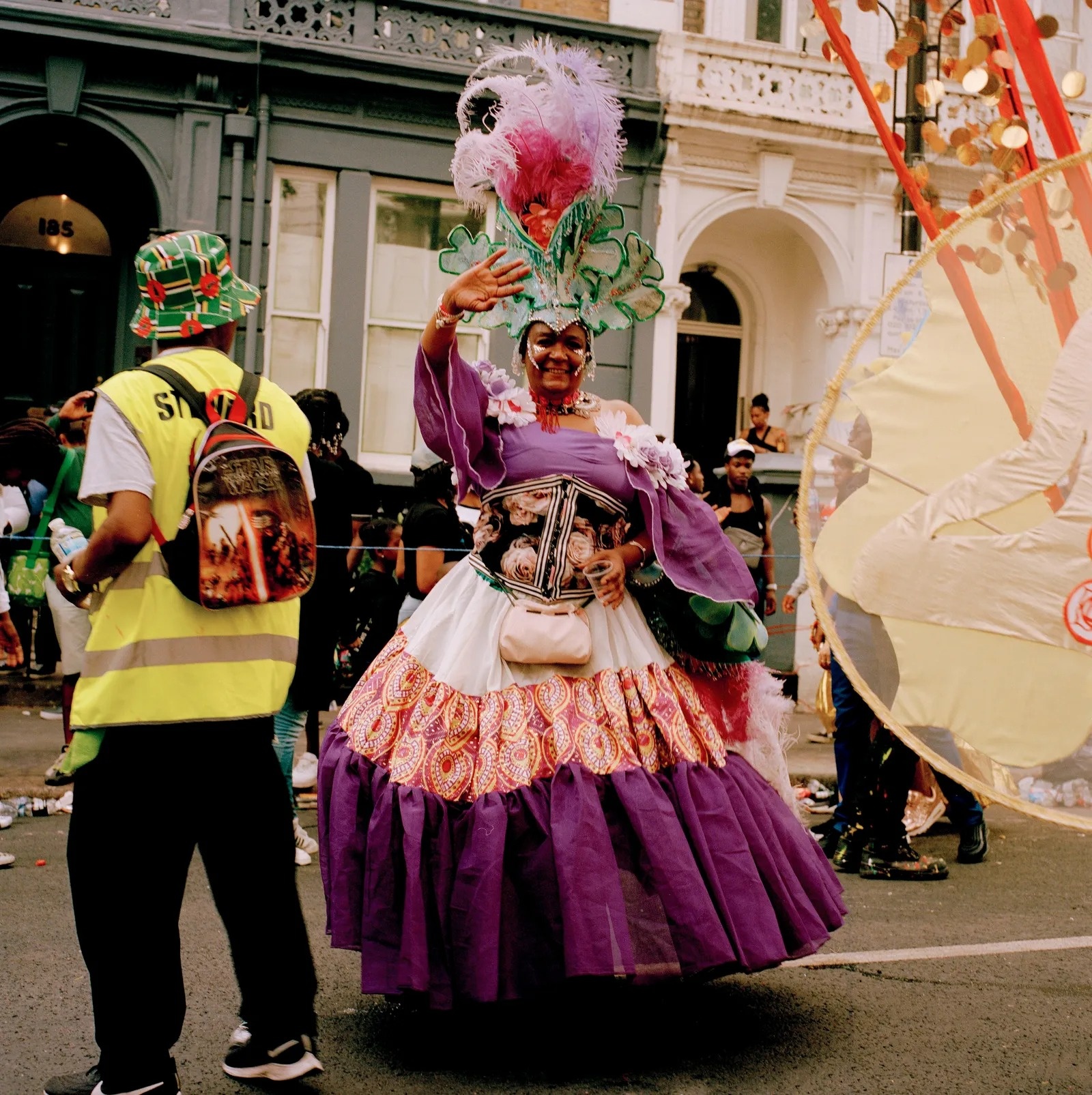 trang phuc le hoi anh 5