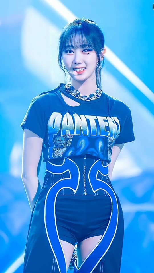 Yuqi quan khong day anh 4