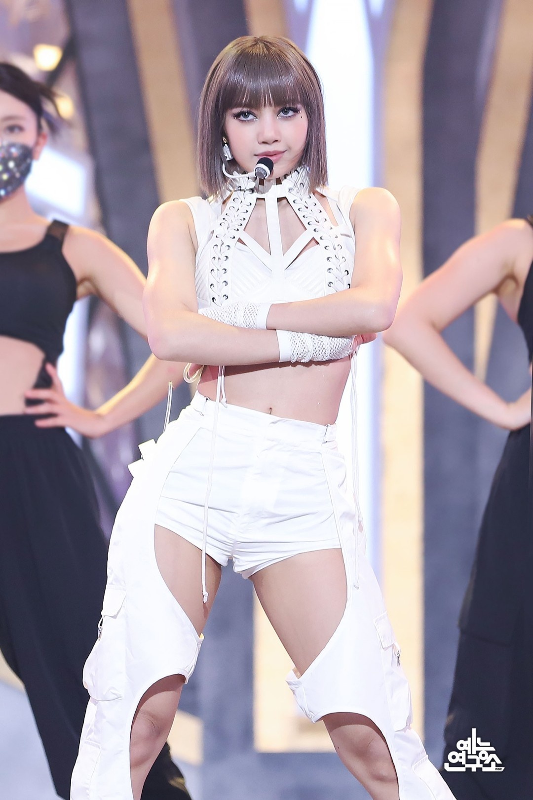 Yuqi quan khong day anh 2