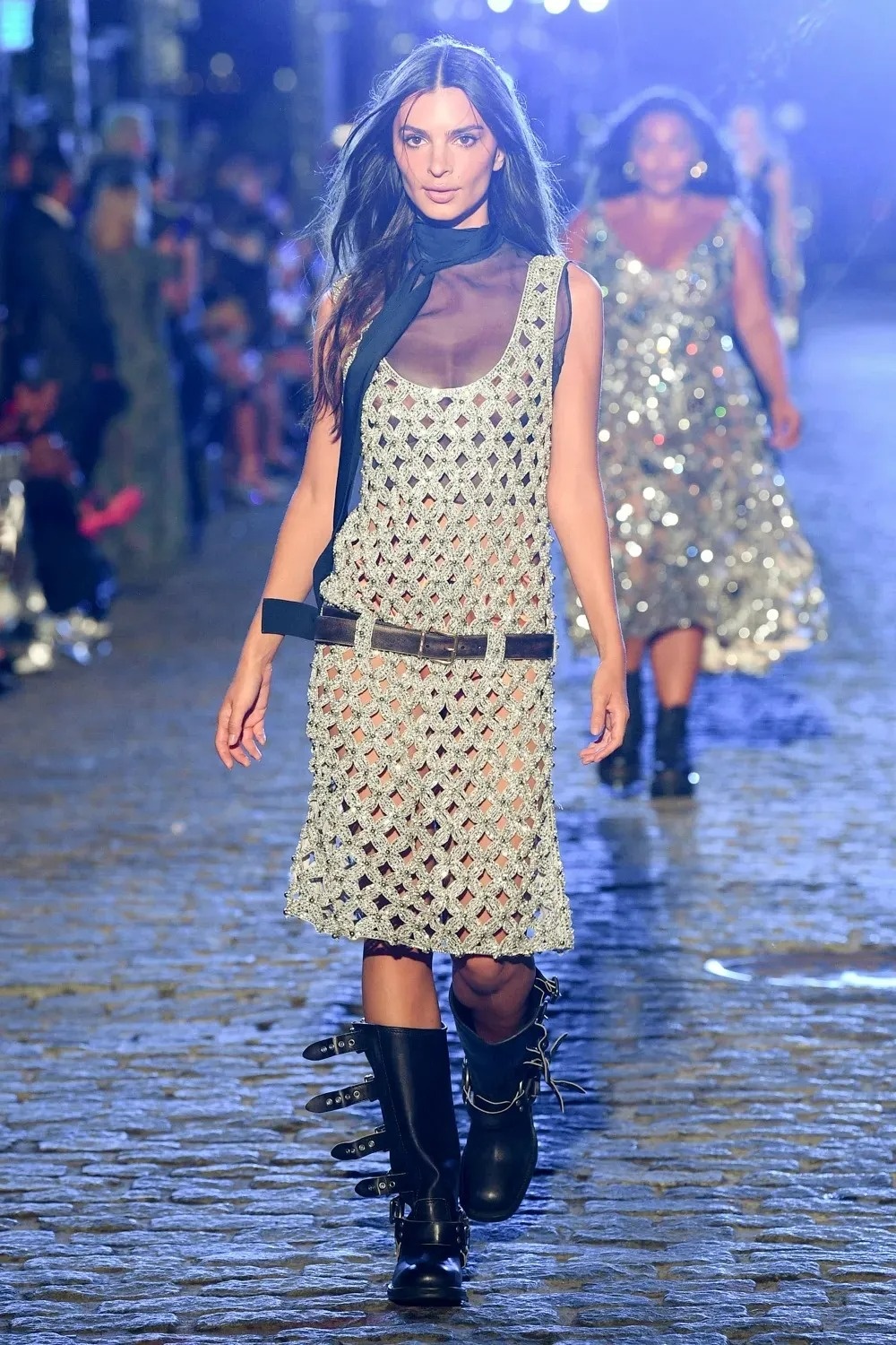 trang phục óng ánh ảnh 7 trang phuc ong anh anh 7