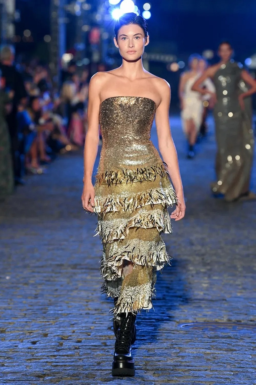 trang phục óng ánh ảnh 8 trang phuc ong anh anh 8