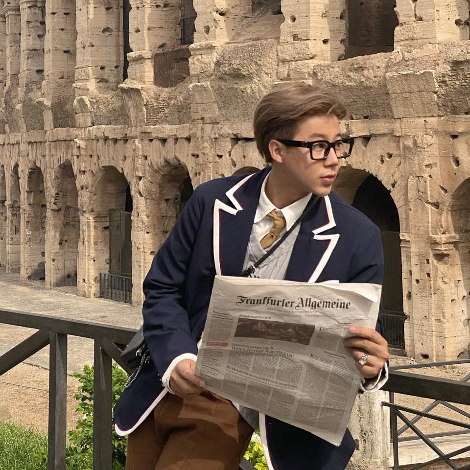 sinh vien mua ao anh 3