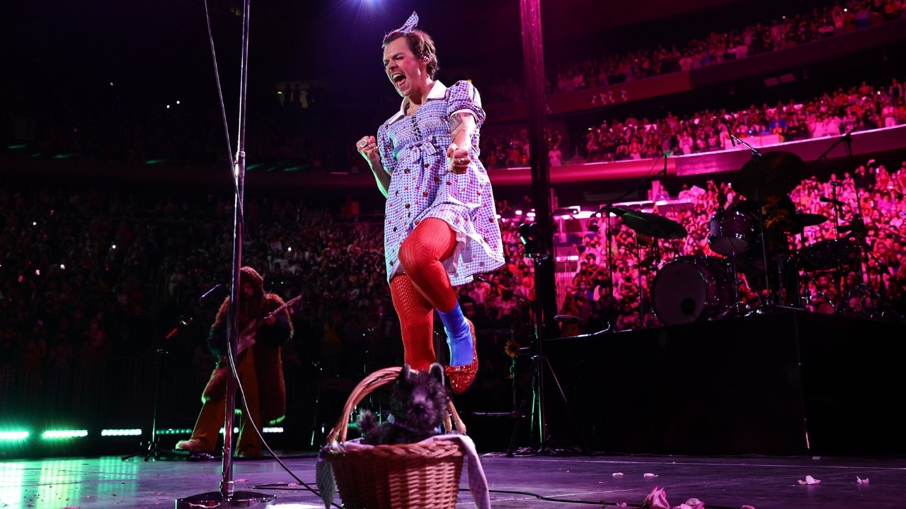 trang phuc harry styles anh 5