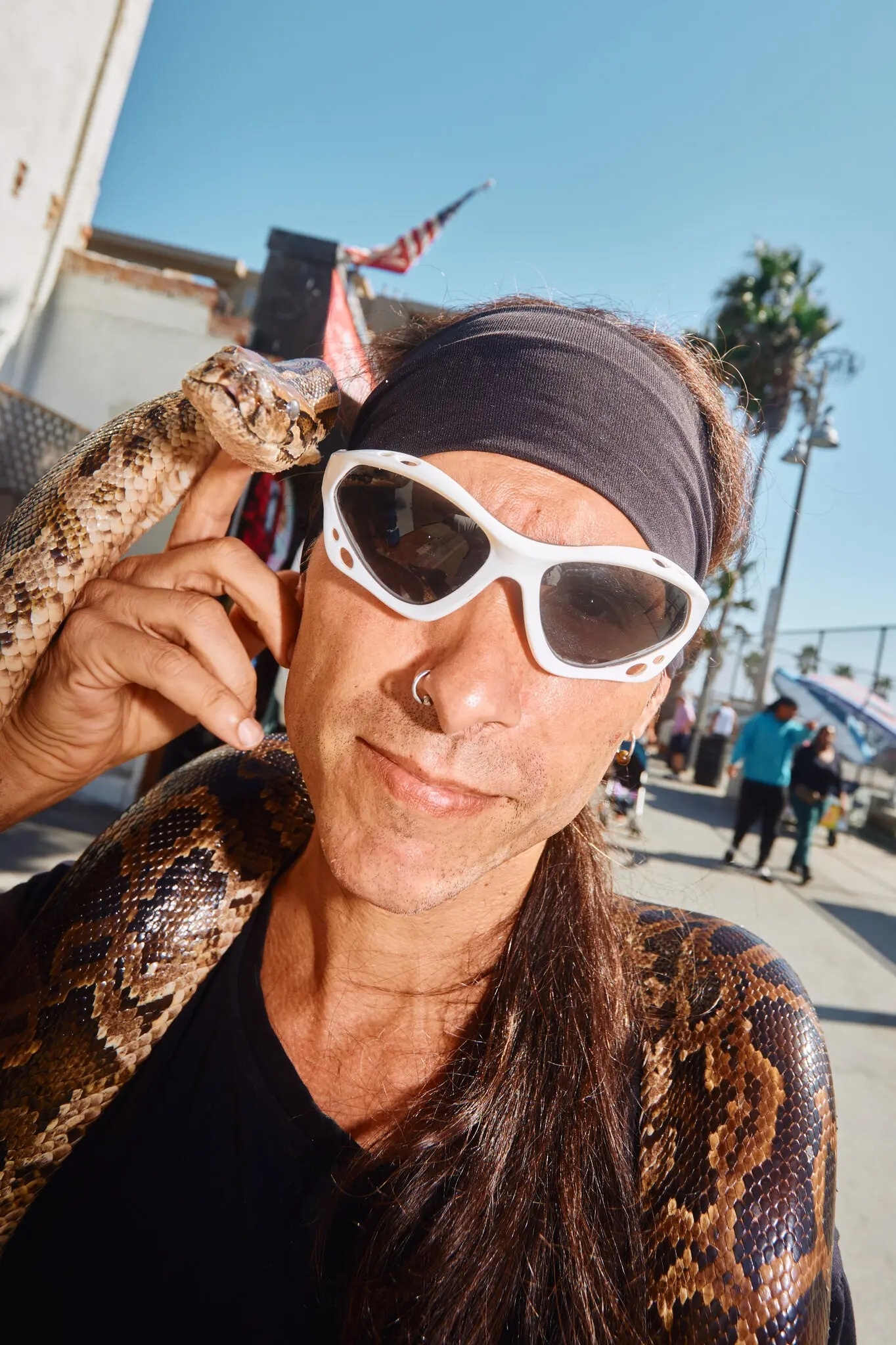 kính râm trạm xăng ảnh 11 kinh ram tram xang anh 11