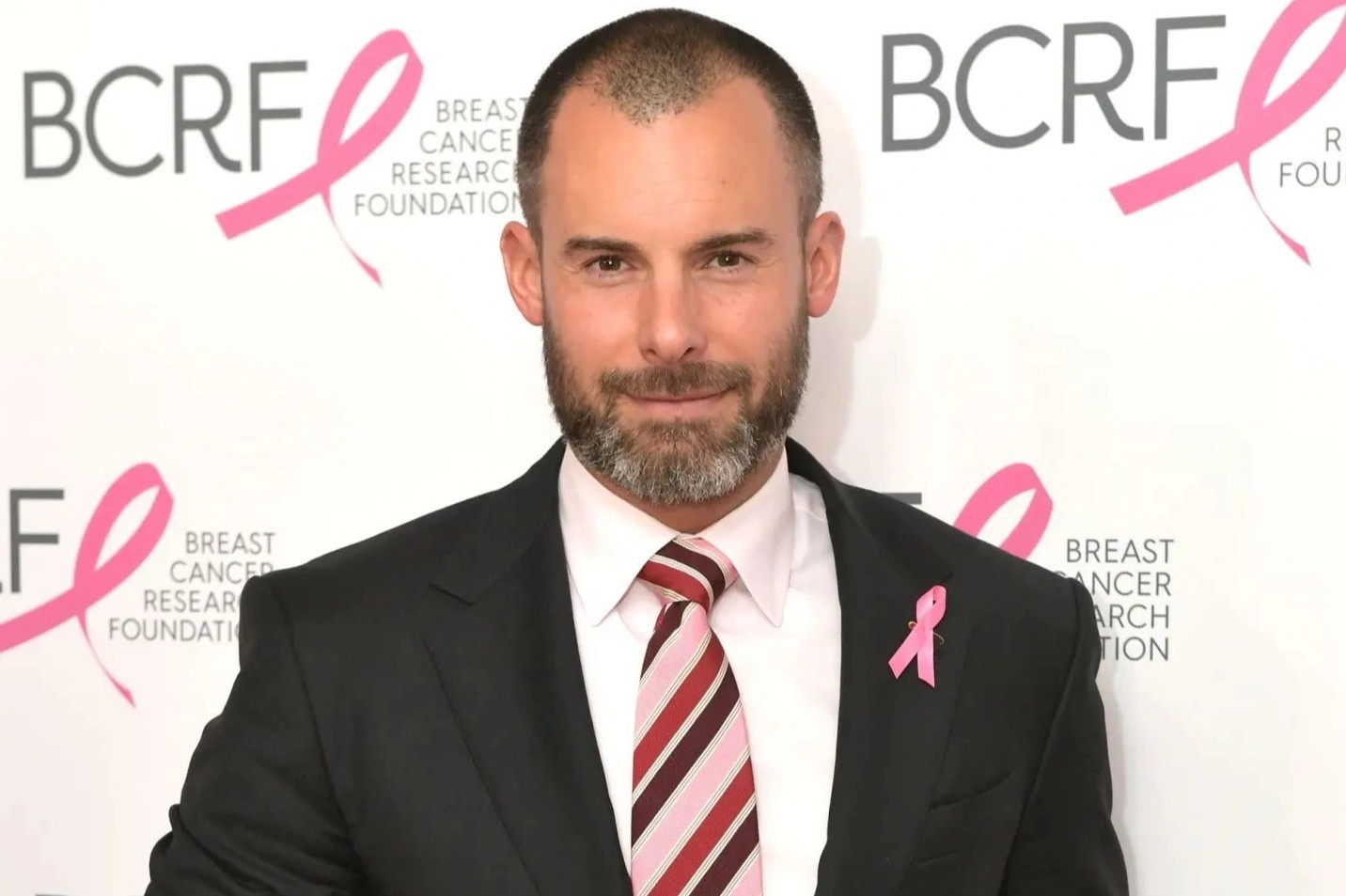 Nguoi thua ke Louis Vuitton mat nhieu tui xa xi hinh anh