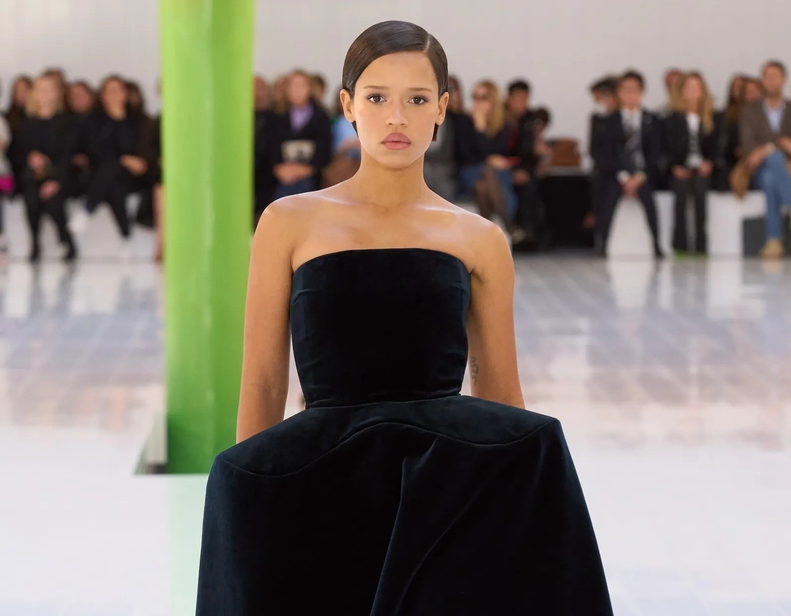 taylor russell mao hiem anh 11