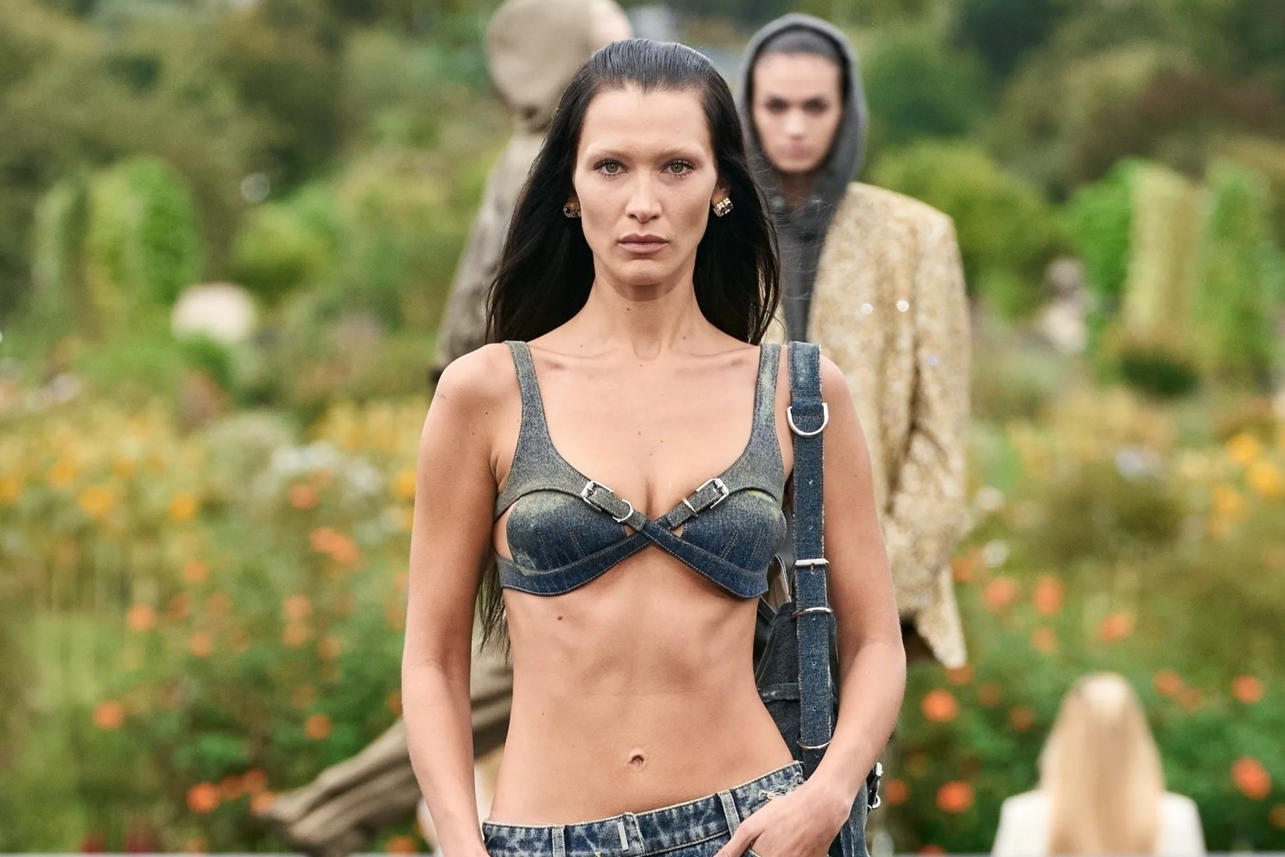 Chiec tui tu 22 nam truoc mot tro lai hinh anh