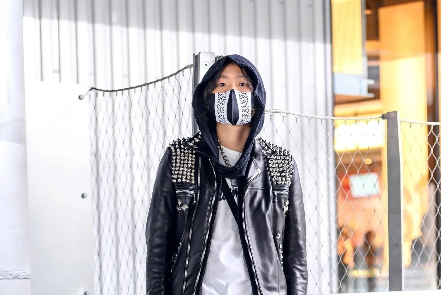 Mot mac ao dua xe len ngoi hinh anh