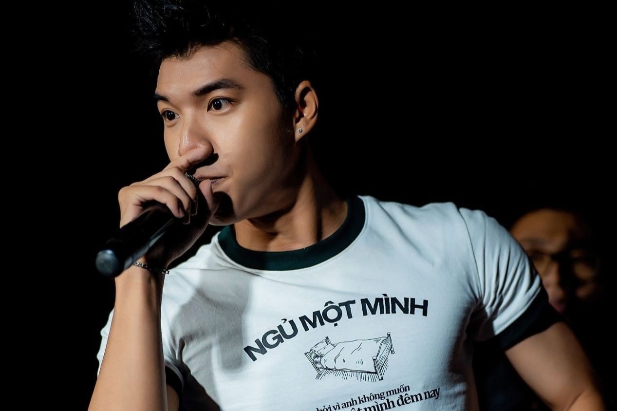 HIEUTHUHAI mac crop top hinh anh