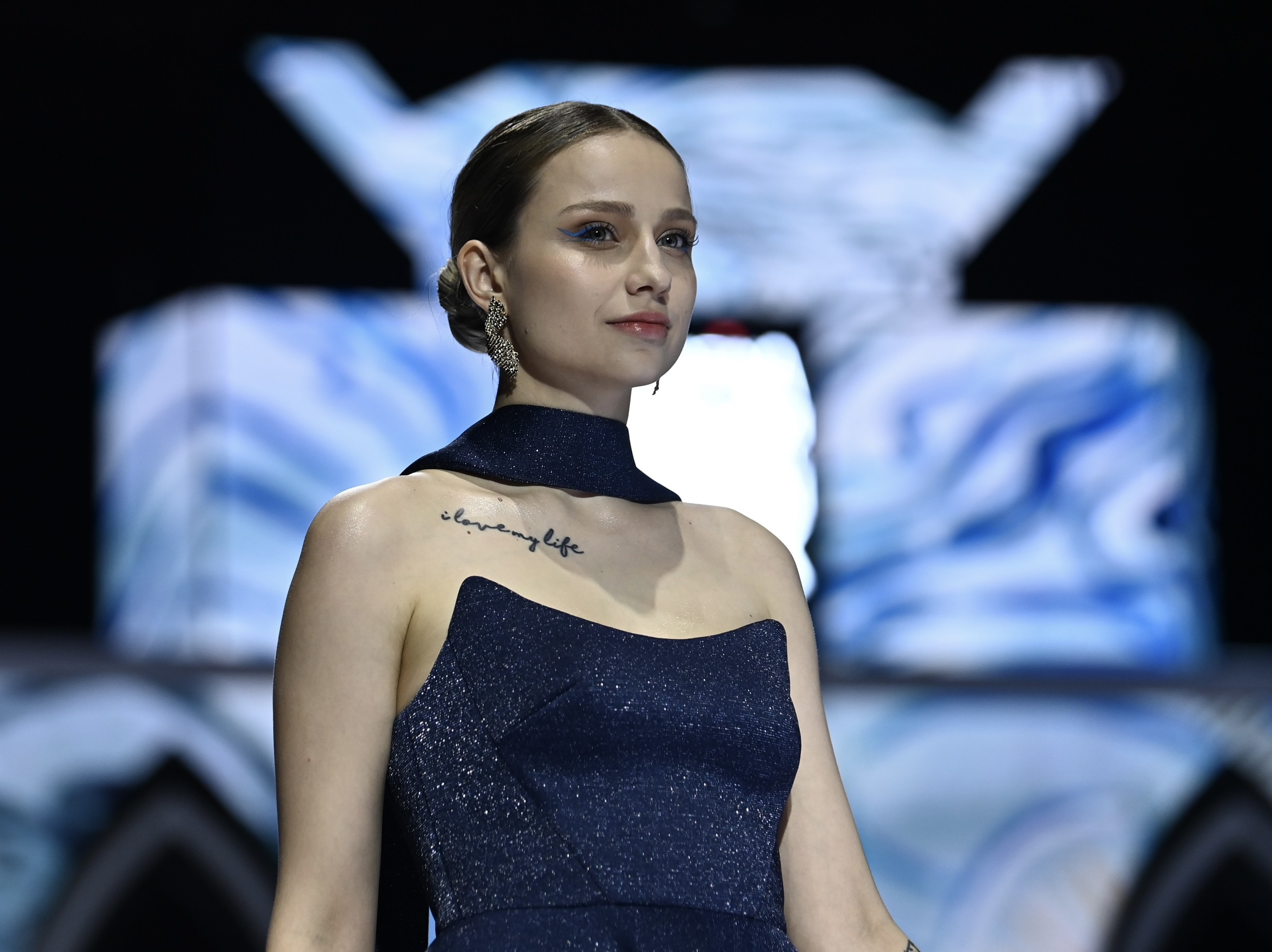 hoa hau a hau anh 13